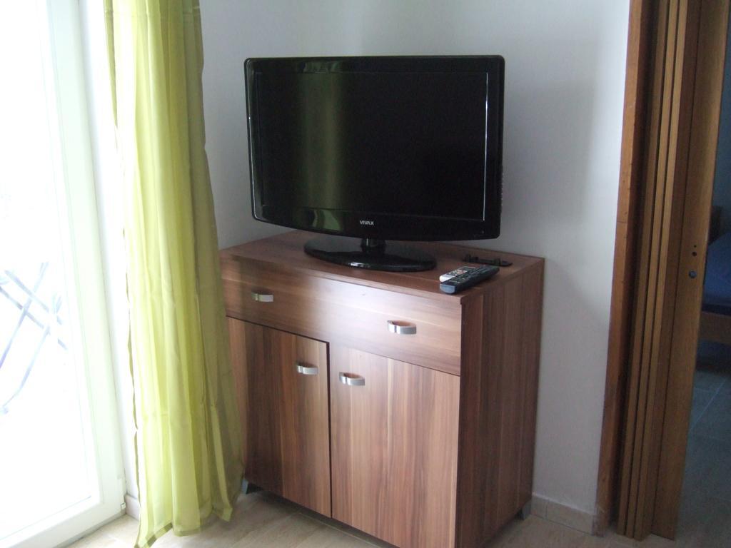 Apartmani Kod Rade Pakostane Exterior photo
